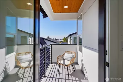 9011 14th Avenue SW, Seattle, WA 98106 - Photo 31