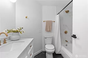 13735 15th Ave NE, Seattle, WA 98125 - Photo 17