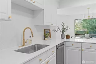 13735 15th Ave NE, Seattle, WA 98125 - Photo 5