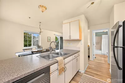 2709 W Maplewood Avenue #201, Bellingham, WA 98225 - Photo 11