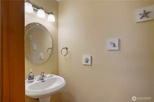 1934 W Earhart St, Bremerton, WA 98312 - Photo 17