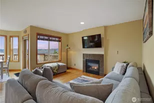 1934 W Earhart St, Bremerton, WA 98312 - Photo 5