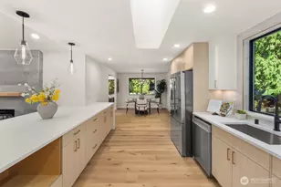 18011 NE 196th St, Woodinville, WA 98077 - Photo 9