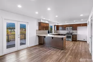 23907 Nookachamp Hills Dr, Mount Vernon, WA 98274 - Photo 11