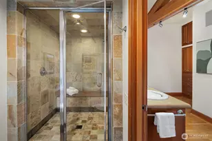 7816 NE 32nd St, Medina, WA 98039 - Photo 27