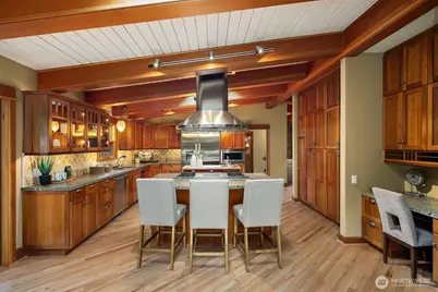 7816 NE 32nd Street, Medina, WA 98039 - Photo 9