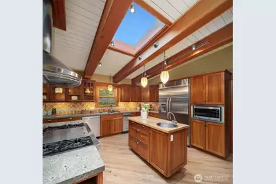 7816 NE 32nd Street, Medina, WA 98039 - Photo 7