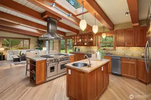 7816 NE 32nd St, Medina, WA 98039 - Photo 5