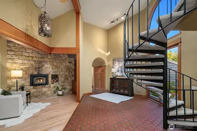 7816 NE 32nd Street, Medina, WA 98039 - Photo 5