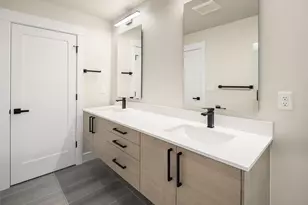 1319 14th Ave, Seattle, WA 98144 - Photo 17