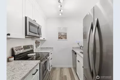 455 Newport Way NW #302, Issaquah, WA 98027 - Photo 11