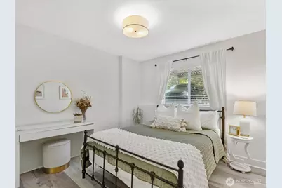 455 Newport Way NW #302, Issaquah, WA 98027 - Photo 15