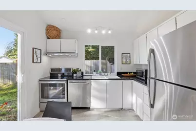 12227 NE 137th Place, Kirkland, WA 98034 - Photo 11