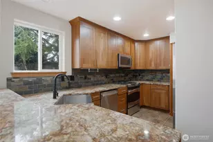 833 Blueberry Ln, Bellingham, WA 98229 - Photo 11