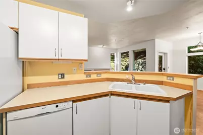 4020 S 222nd Place #101, Kent, WA 98032 - Photo 5