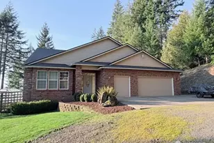 255 Astro Dr, Kelso, WA 98626 - Photo 1