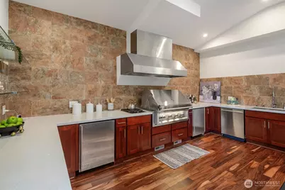 14424 SE 17th St, Bellevue, WA 98007 - Photo 17