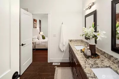 14424 SE 17th St, Bellevue, WA 98007 - Photo 39