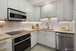 526 1st Ave S, Seattle, WA 98104 - Photo 5