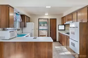 18111 SE 147th St, Renton, WA 98059 - Photo 13