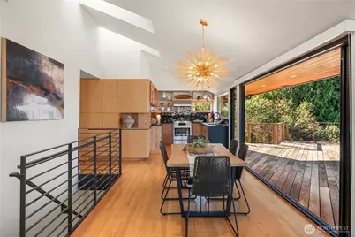 3350 58th Avenue SW, Seattle, WA 98116 - Photo 9