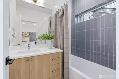 2016 Fairview Avenue E #D, Seattle, WA 98102 - Photo 21