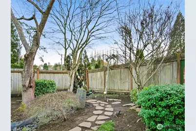 9240 Sand Point Way NE, Seattle, WA 98115 - Photo 29