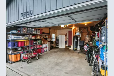 9240 Sand Point Way NE, Seattle, WA 98115 - Photo 39