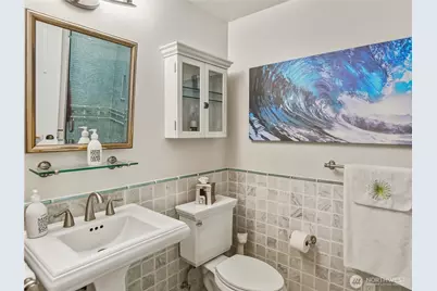 9240 Sand Point Way NE, Seattle, WA 98115 - Photo 19