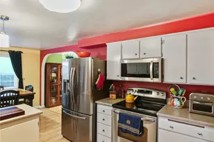 9240 Sand Point Way NE, Seattle, WA 98115 - Photo 9