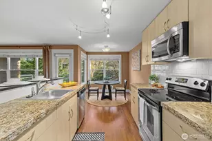 22910 90th Ave W, Edmonds, WA 98026 - Photo 13