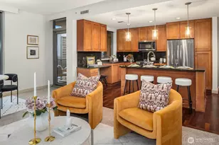 10610 NE 9th Pl, Bellevue, WA 98004 - Photo 13