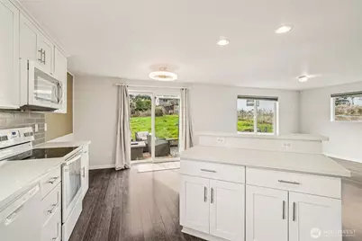 11839 79th Avenue S, Seattle, WA 98178 - Photo 7