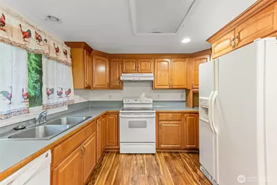 8529 37th Court SE, Lacey, WA 98503 - Photo 11