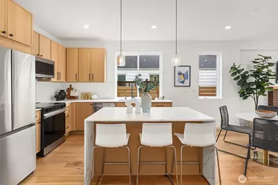 8018 24th Avenue NW, Seattle, WA 98117 - Photo 13