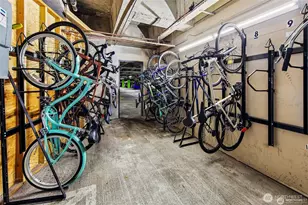 275 W Roy St, Seattle, WA 98119 - Photo 37