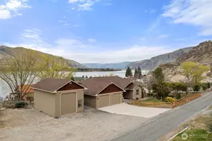 7491 Pot O Gold Ln, Wenatchee, WA 98801 - Photo 1