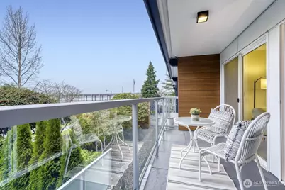2501 Canterbury Lane E #215, Seattle, WA 98112 - Photo 21