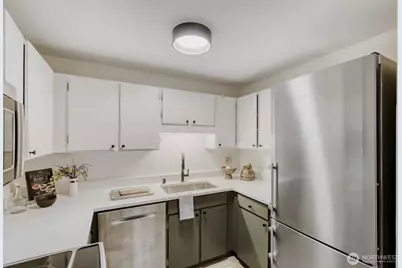 2501 Canterbury Lane E #215, Seattle, WA 98112 - Photo 9