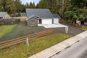 401 Pershing Ave, Carbonado, WA 98323 - Photo 3