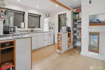 3868 16th Avenue SW, Seattle, WA 98106 - Photo 3