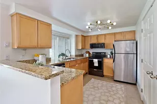 10016 NE 120th Ln, Kirkland, WA 98034 - Photo 3