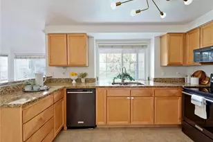 10016 NE 120th Ln, Kirkland, WA 98034 - Photo 5