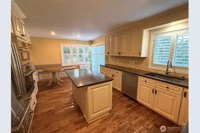 9901 NE 4th Street #3, Bellevue, WA 98004 - Photo 7