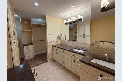 9901 NE 4th Street #3, Bellevue, WA 98004 - Photo 11