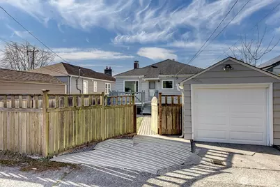 8004 22nd Avenue NW, Seattle, WA 98117 - Photo 29