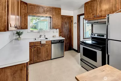 8004 22nd Avenue NW, Seattle, WA 98117 - Photo 13