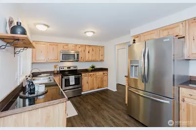 611 NE Conifer Drive, Bremerton, WA 98311 - Photo 5