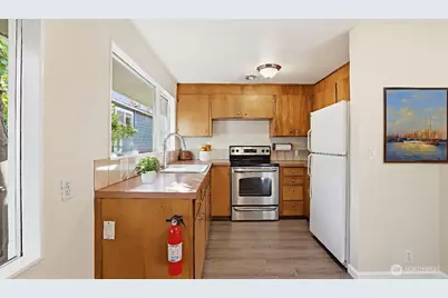 4721 26th Avenue SW, Seattle, WA 98106 - Photo 7