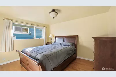 4721 26th Avenue SW, Seattle, WA 98106 - Photo 3